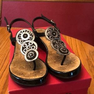 Vaneli “Kalinda” women’s sandel